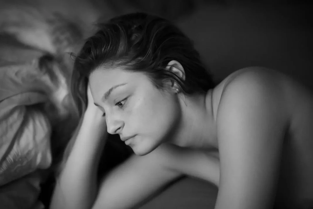 Elke nacht om 3 uur wakker? Dit zijn de oorzaken en oplossingen Elke nacht om 3 uur wakker? Dit zijn de oorzaken en oplossingen