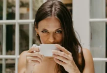 De kalmerende kracht van kamille en lavendel – wat deze kruiden écht bijzonder maakt De kalmerende kracht van kamille en lavendel – wat deze kruiden écht bijzonder maakt