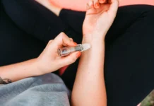 Ondersteuning bij herstel van beschadigde huid met lavendelolie Ondersteuning bij herstel van beschadigde huid met lavendelolie