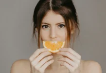 Vitamine C werkt dubbel: ondersteuning van binnen, glow van buiten Vitamine C werkt dubbel: ondersteuning van binnen, glow van buiten