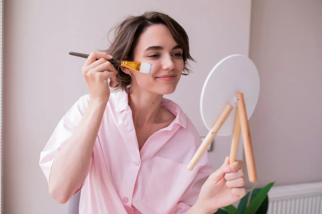 Face taping tegen rimpels: werkt het echt of is het vooral een hype? Face taping tegen rimpels: werkt het echt of is het vooral een hype?